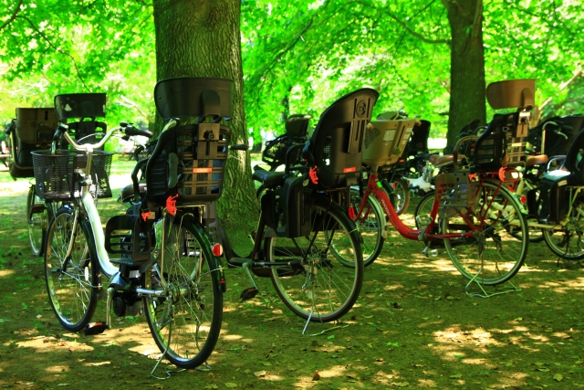 自転車のスタンドを立てる時はあわてずに